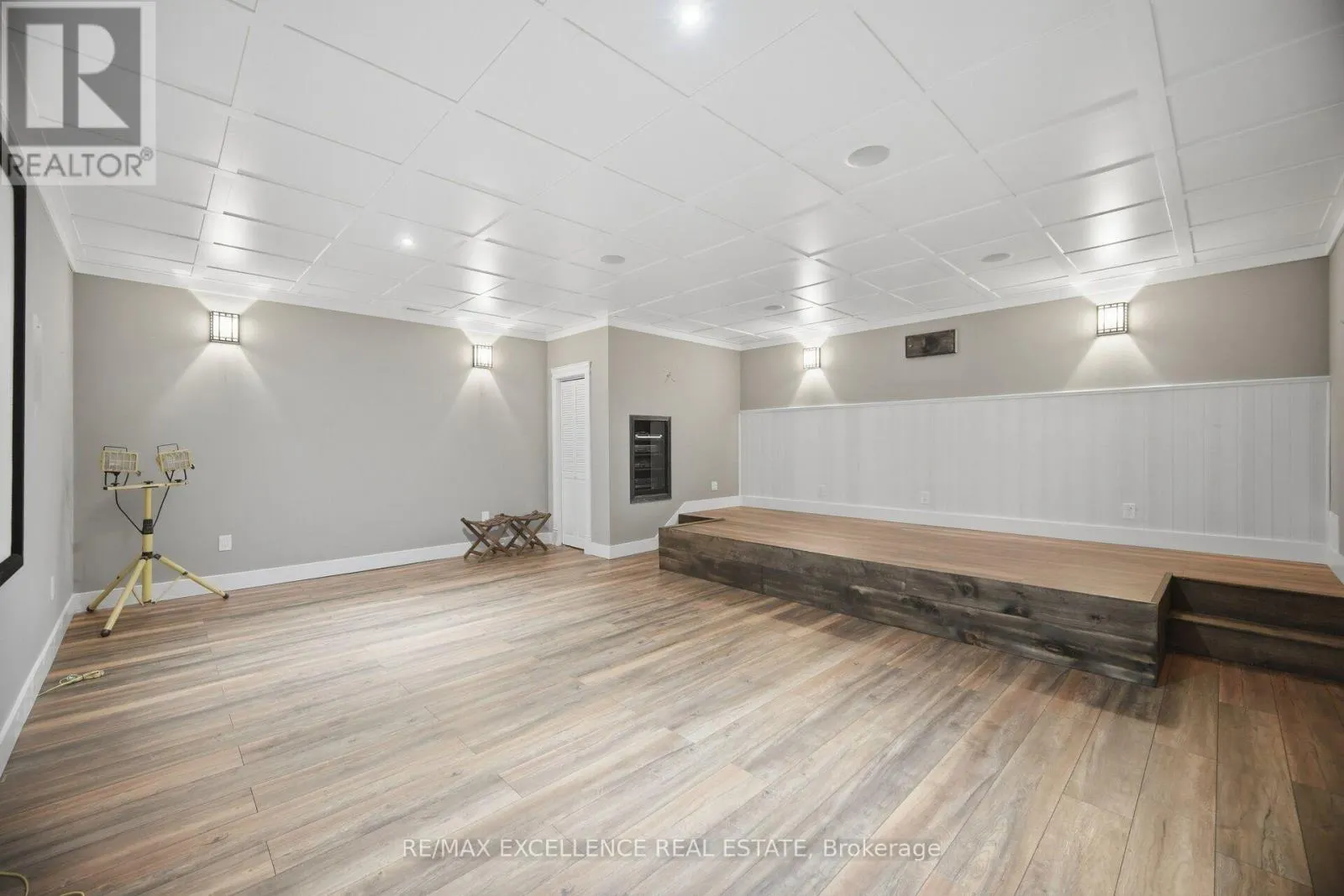 5593 TRAFALGAR ROAD