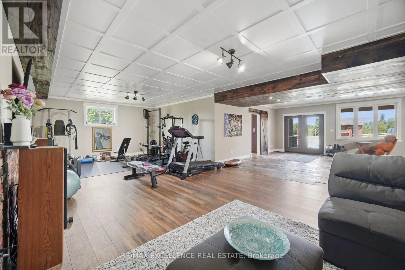 5593 TRAFALGAR ROAD