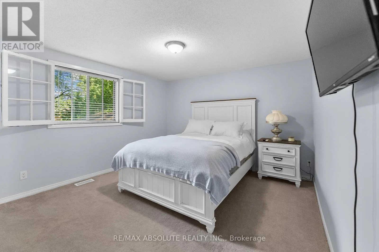 470 BAYVIEW DRIVE
