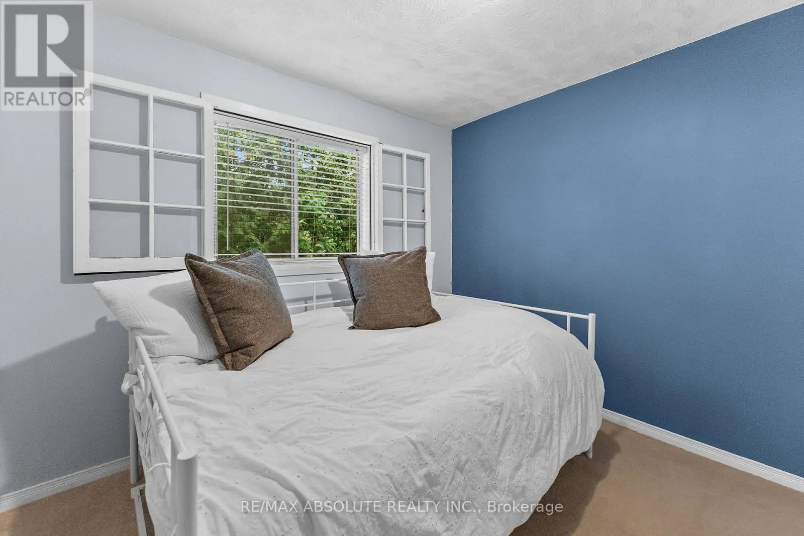 470 BAYVIEW DRIVE