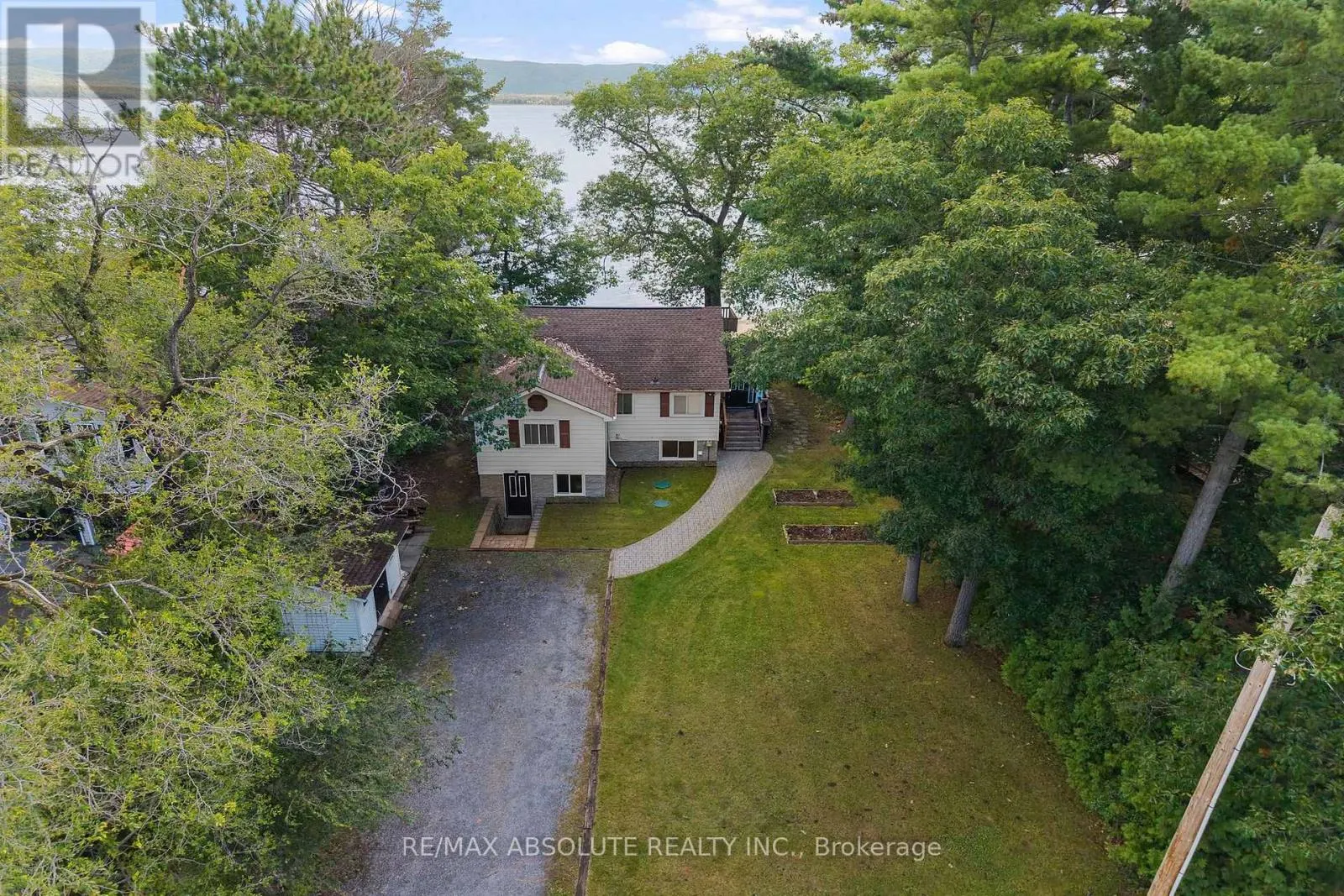 470 BAYVIEW DRIVE