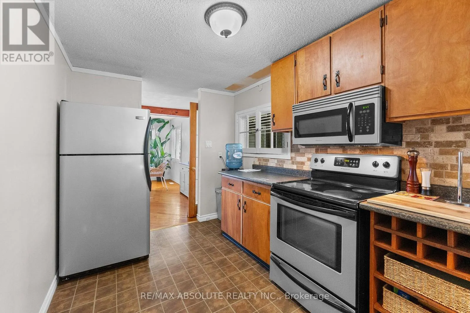 470 BAYVIEW DRIVE