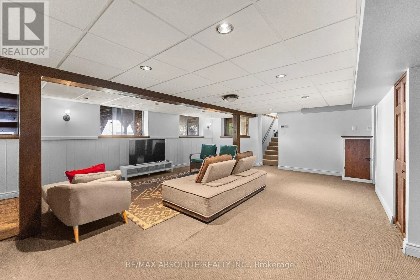 470 BAYVIEW DRIVE