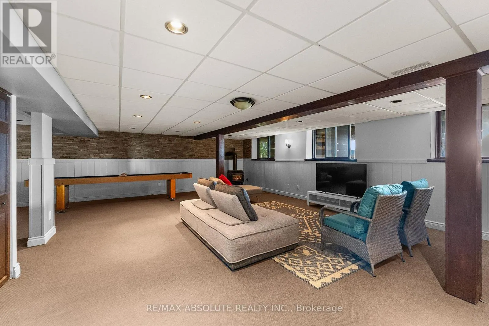 470 BAYVIEW DRIVE