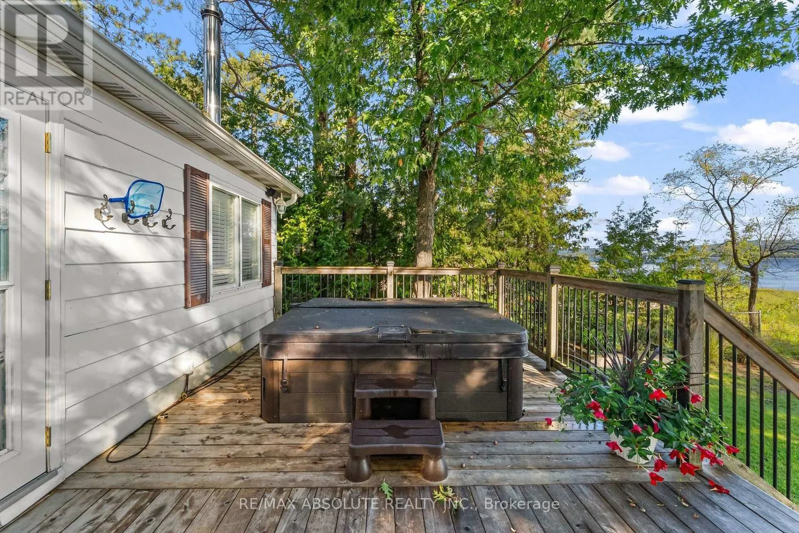 470 BAYVIEW DRIVE