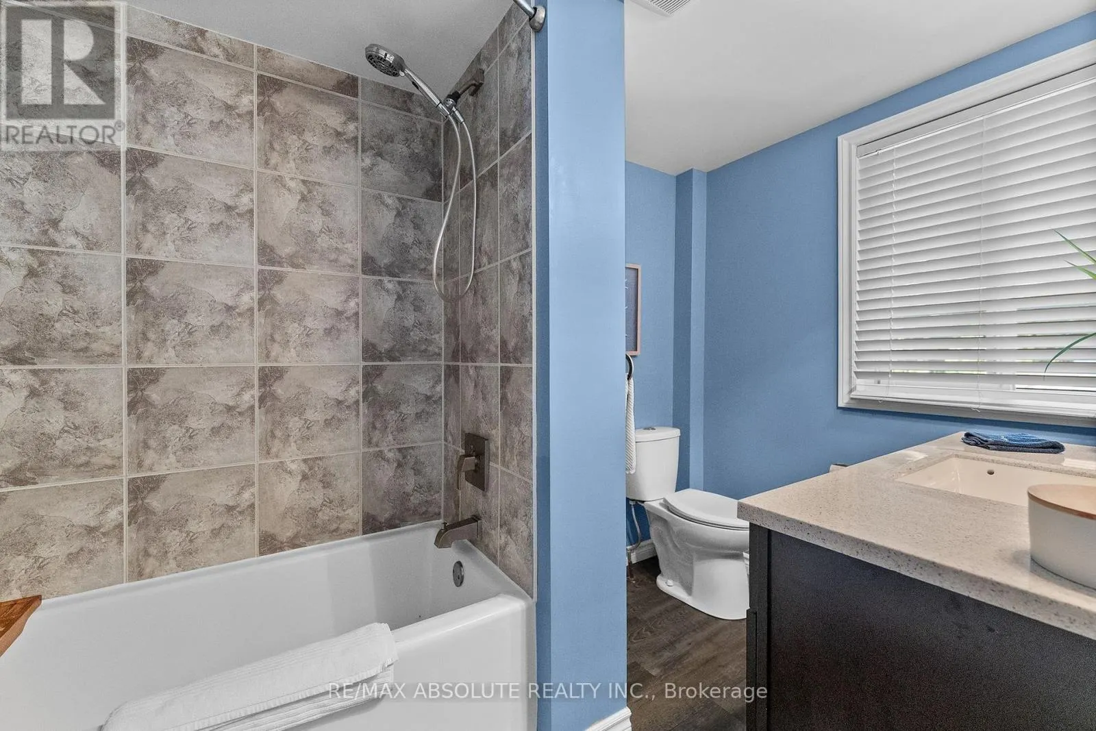 470 BAYVIEW DRIVE