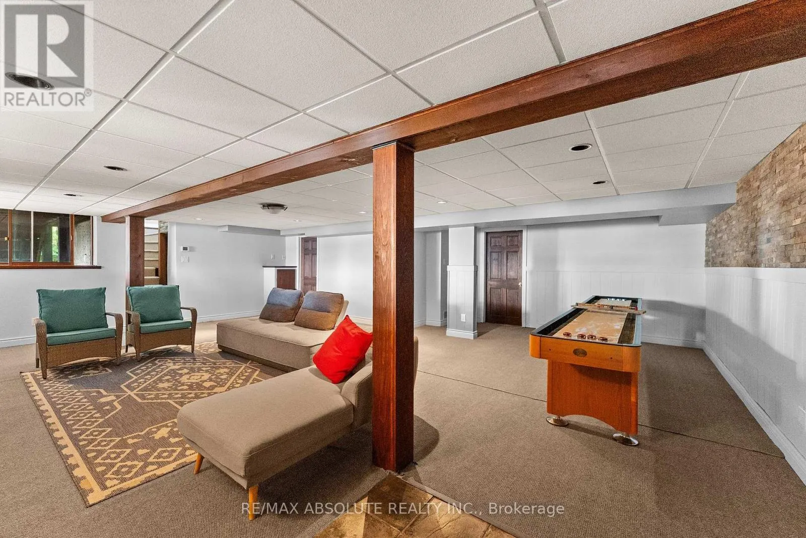 470 BAYVIEW DRIVE
