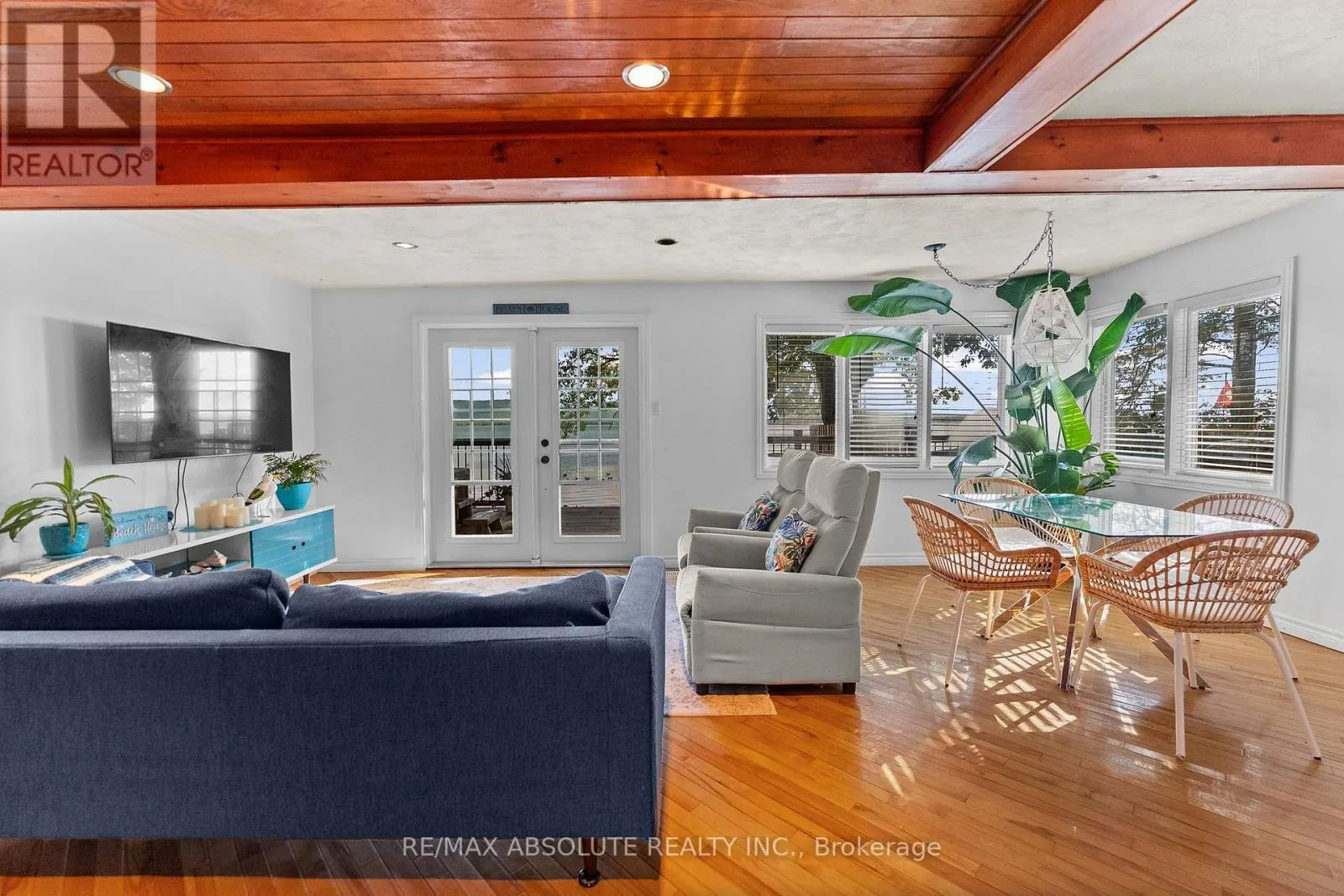 470 BAYVIEW DRIVE