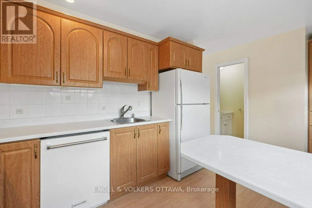 18 - 1280 CAHILL DRIVE