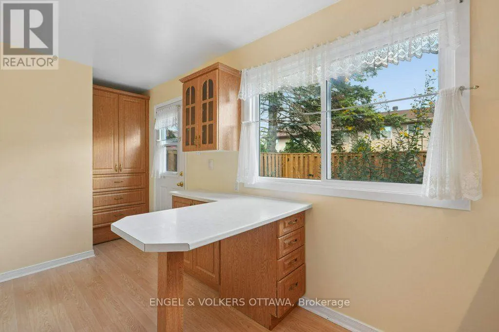 18 - 1280 CAHILL DRIVE