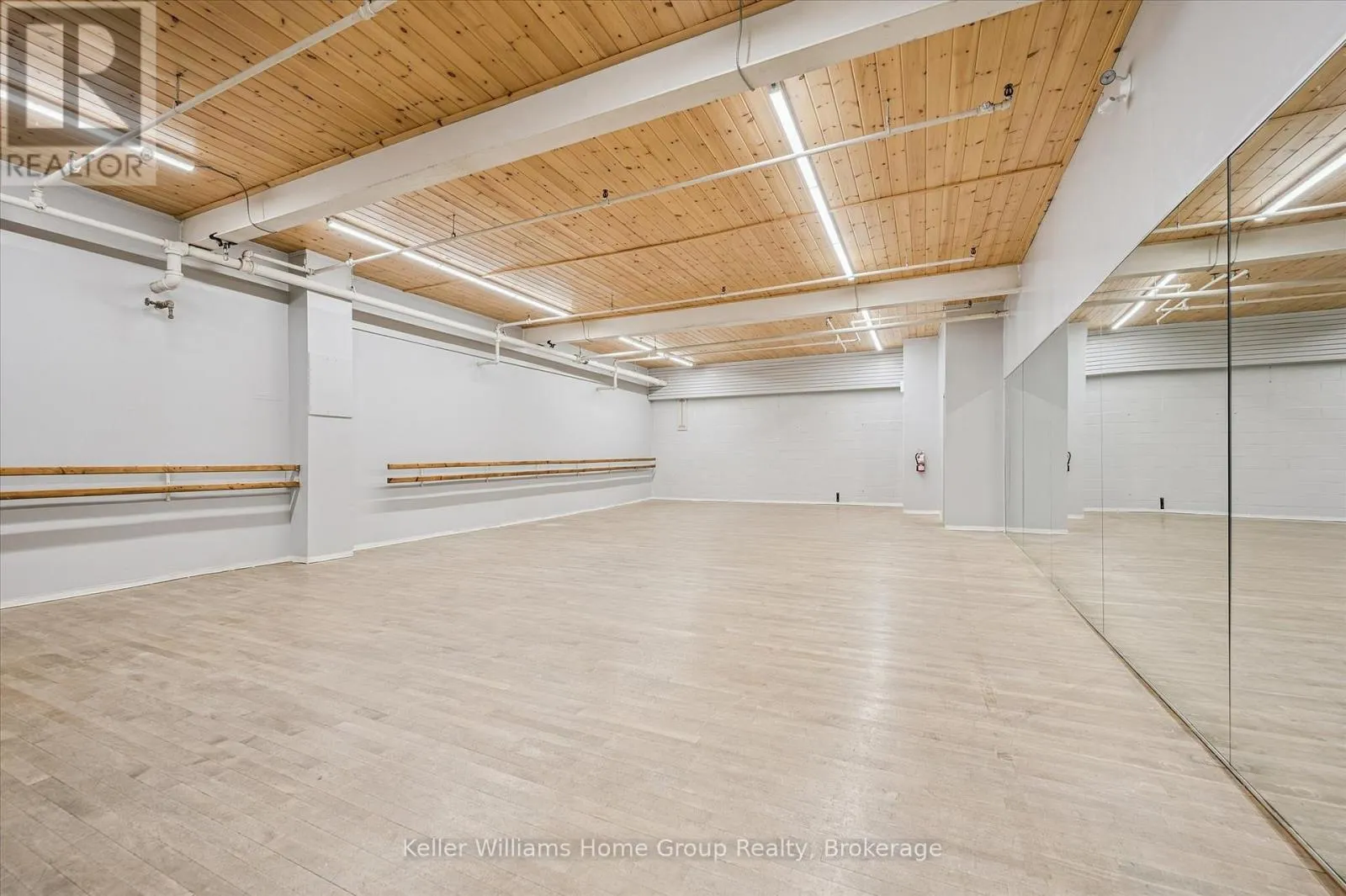 380 ST ANDREW STREET W