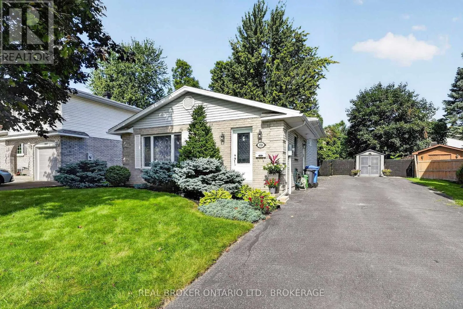 858 CHELSEA CRESCENT