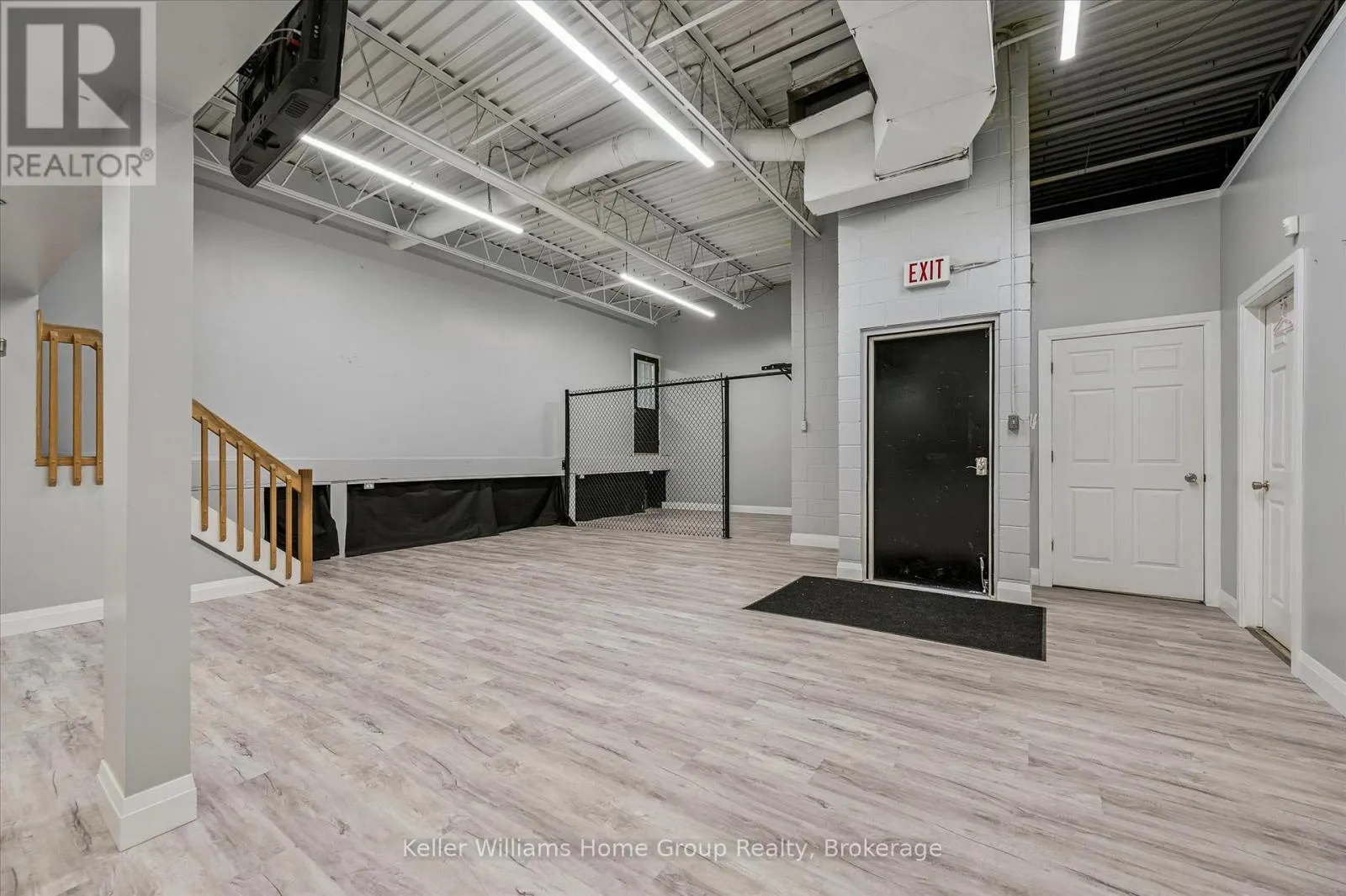 380 ST ANDREW STREET W