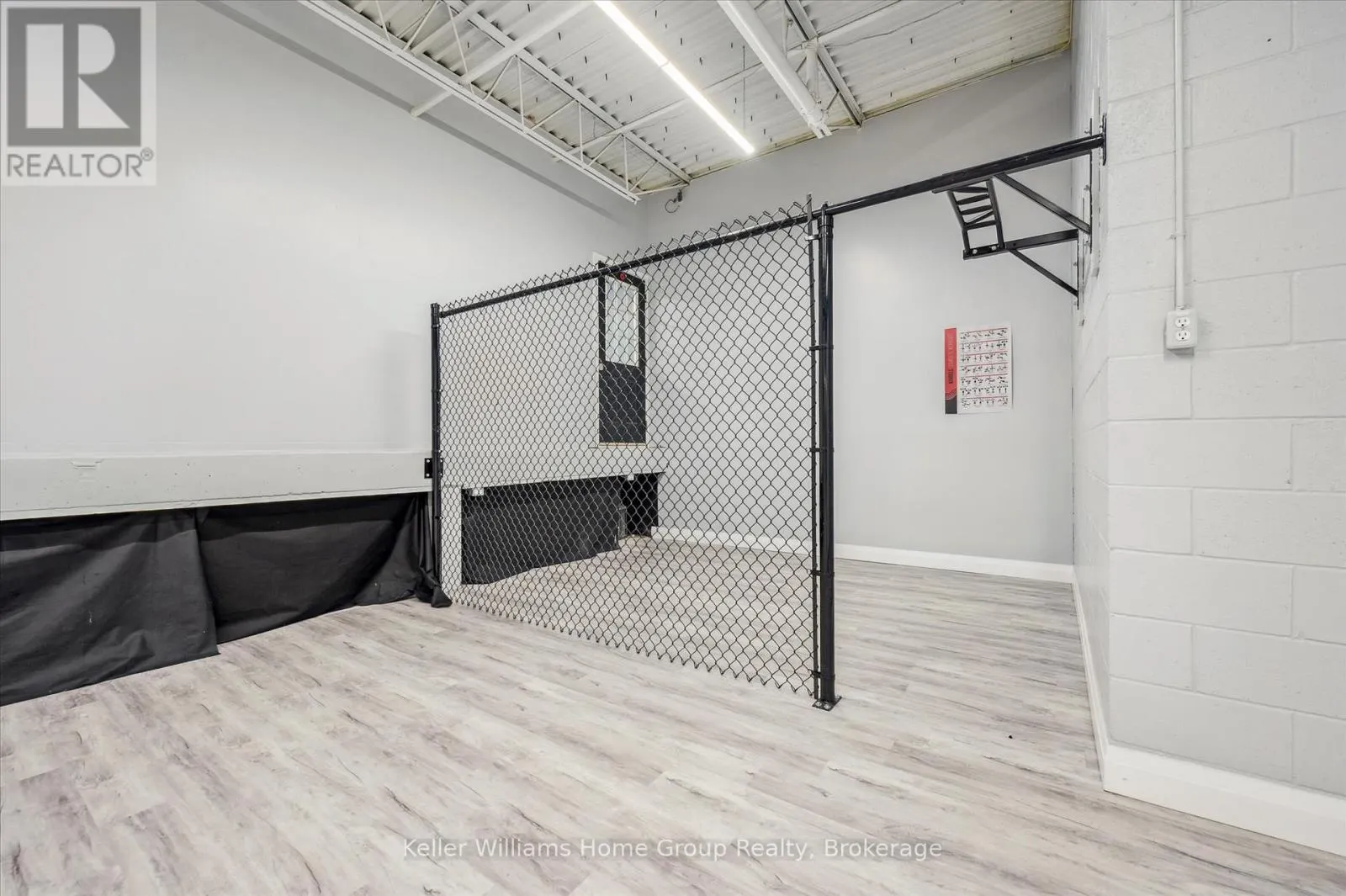 380 ST ANDREW STREET W