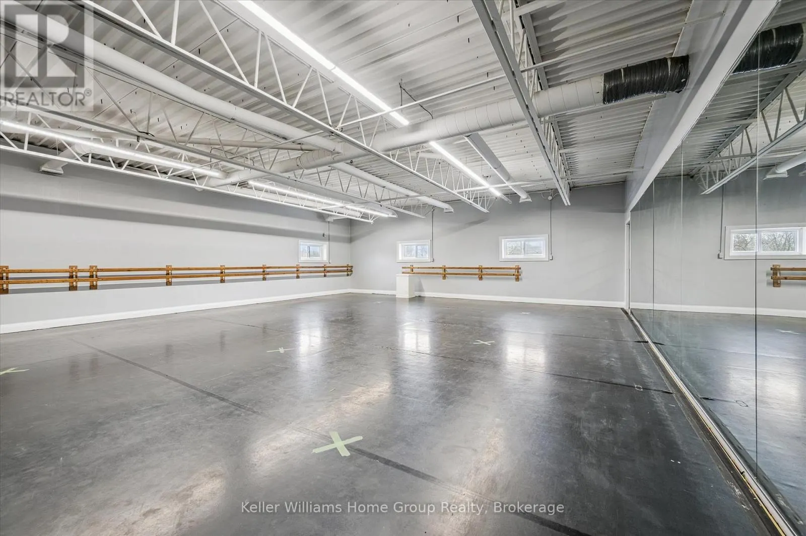 380 ST ANDREW STREET W