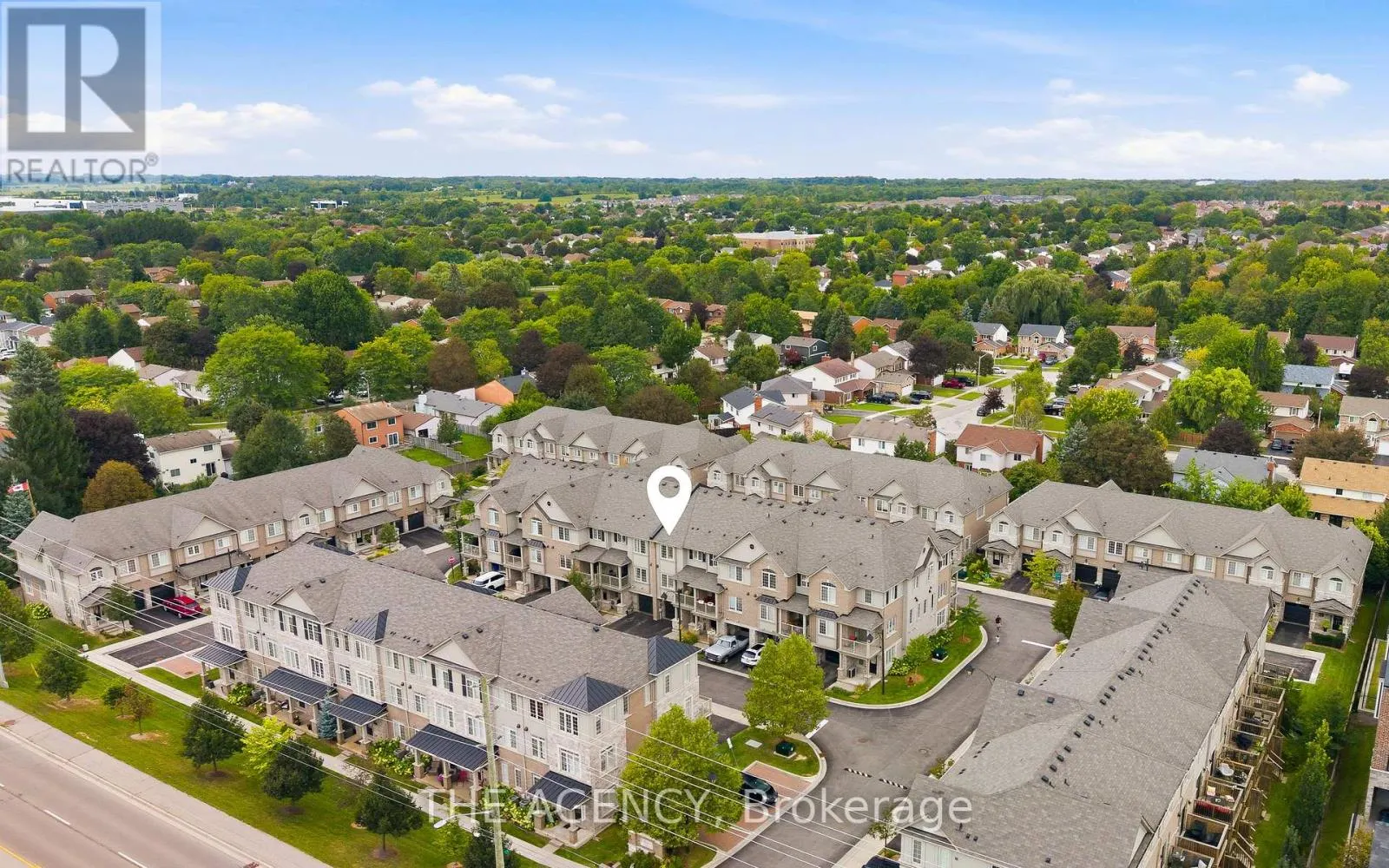 19 - 215 DUNDAS STREET E