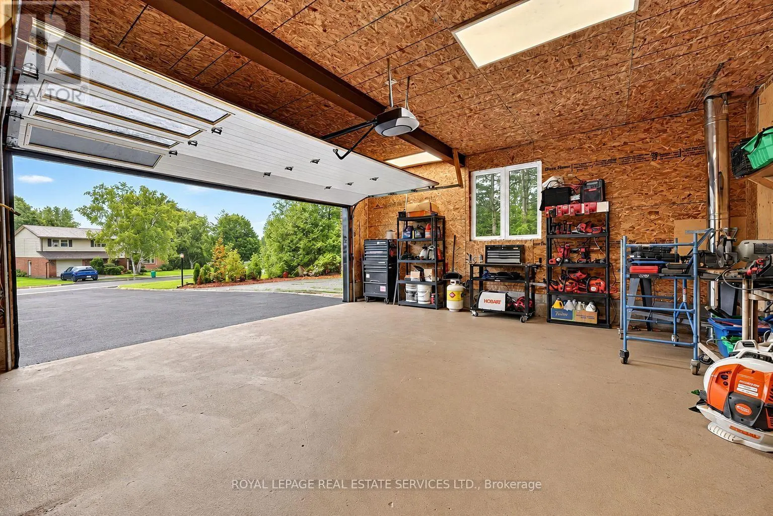 122 ALGONQUIN DRIVE