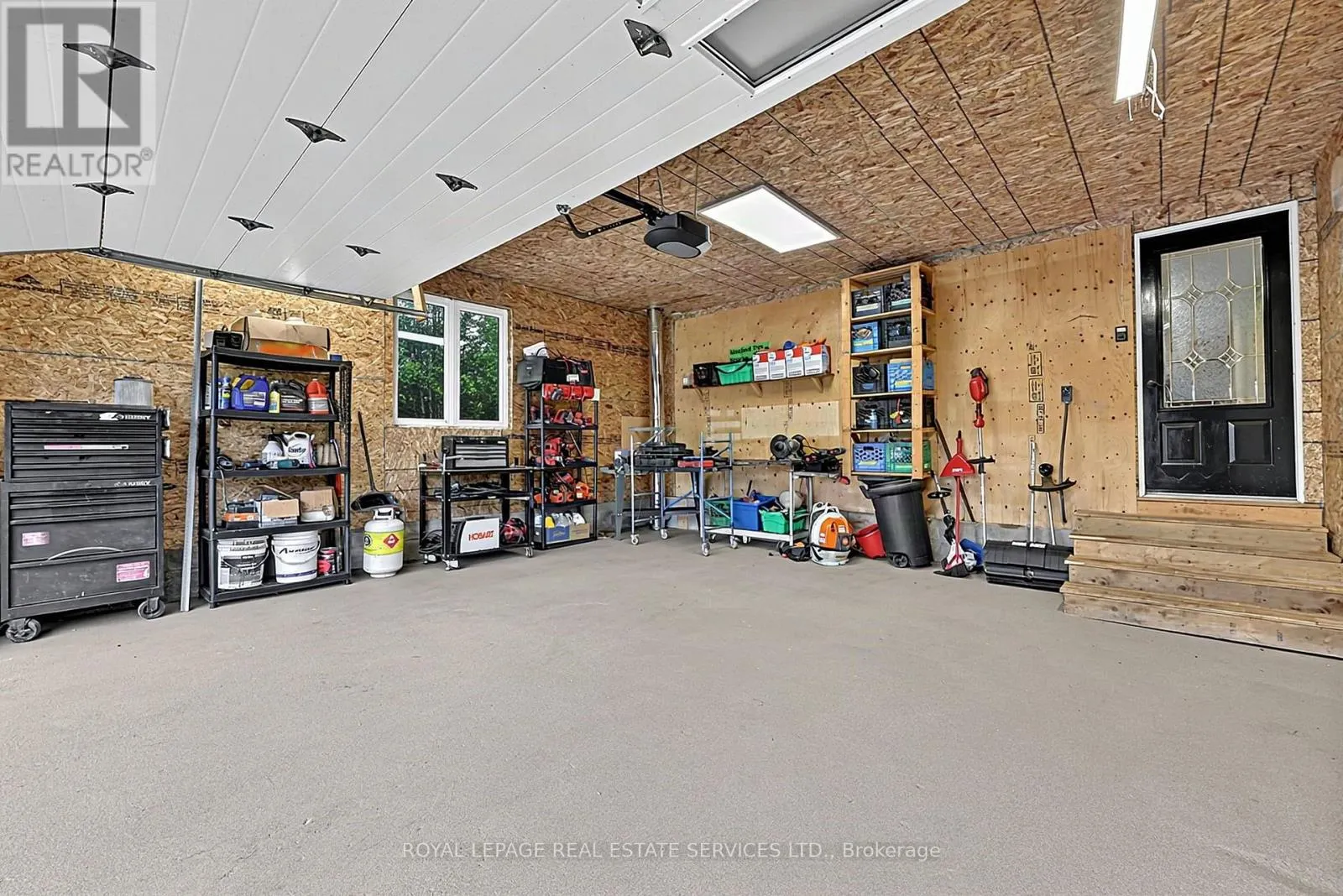 122 ALGONQUIN DRIVE