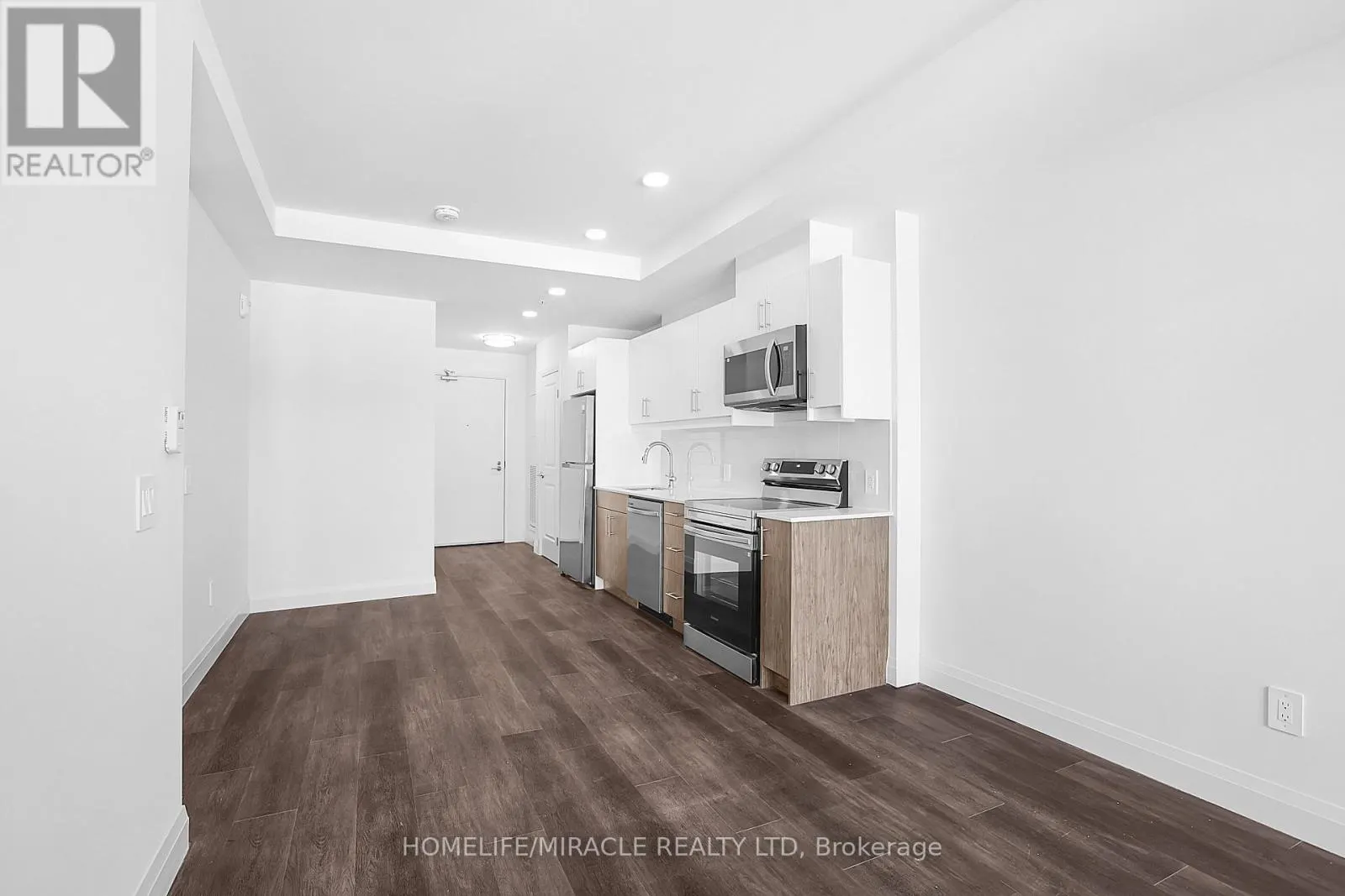 320 - 1333 WEBER STREET E