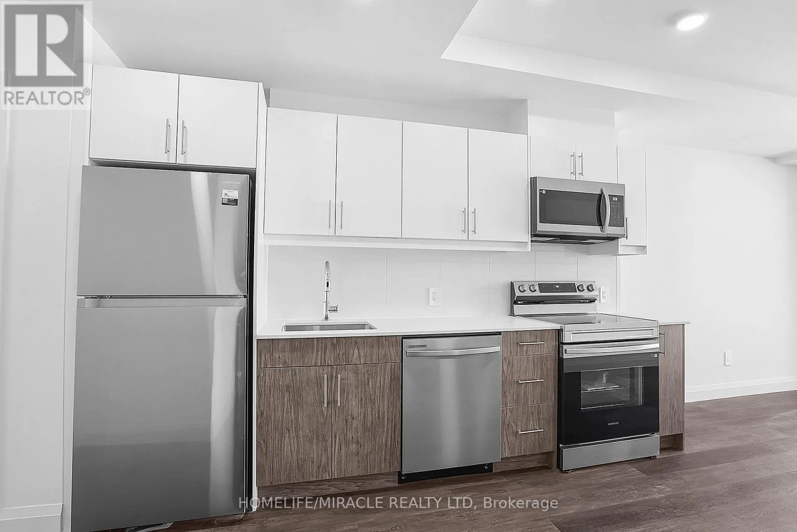 320 - 1333 WEBER STREET E