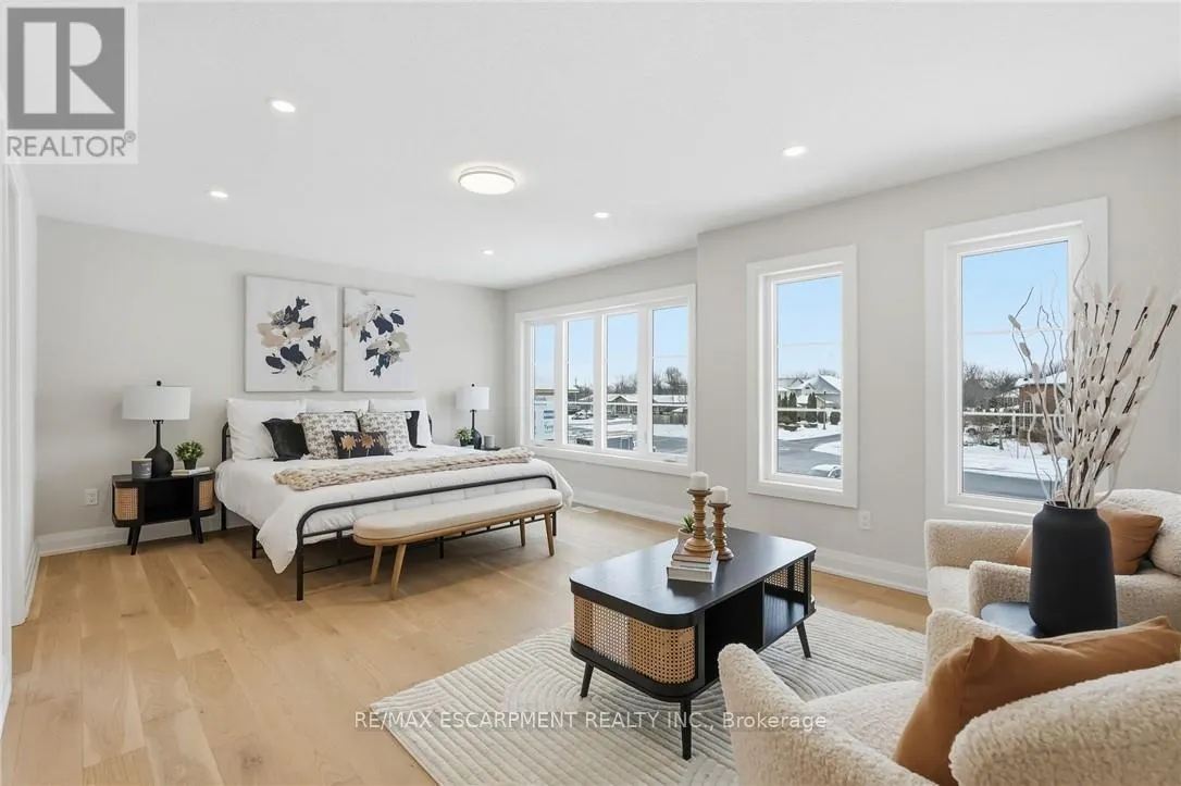 7 BARTLETT AVENUE