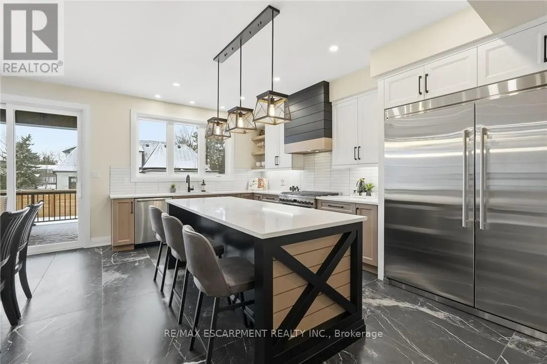 7 BARTLETT AVENUE
