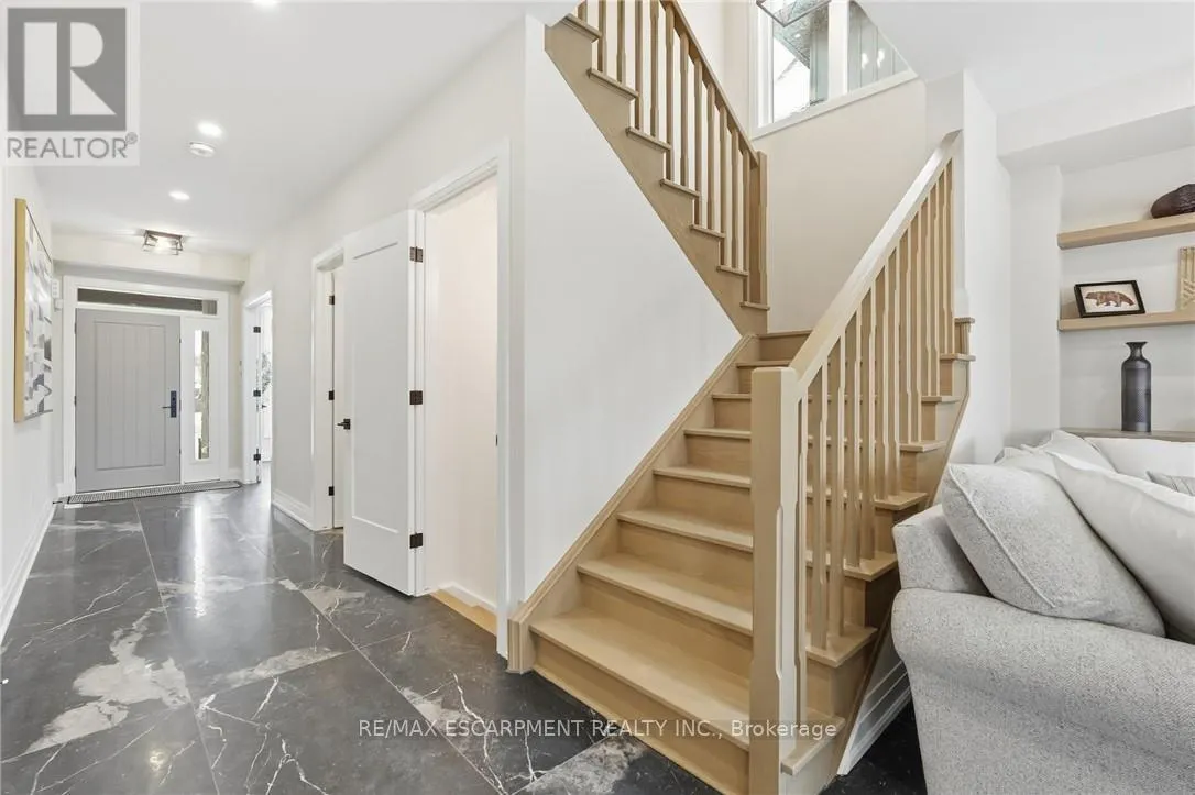 7 BARTLETT AVENUE