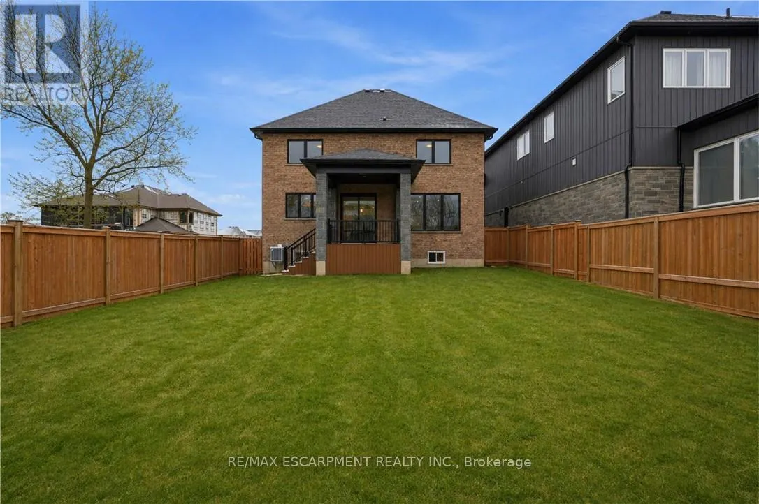 7 BARTLETT AVENUE