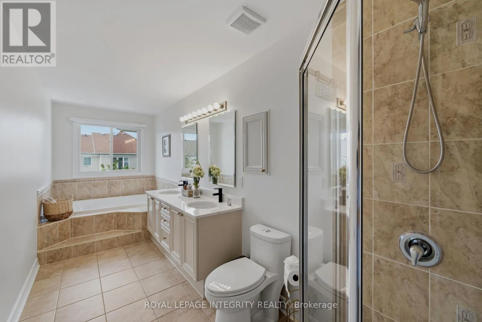 119 WOLISTON CRESCENT