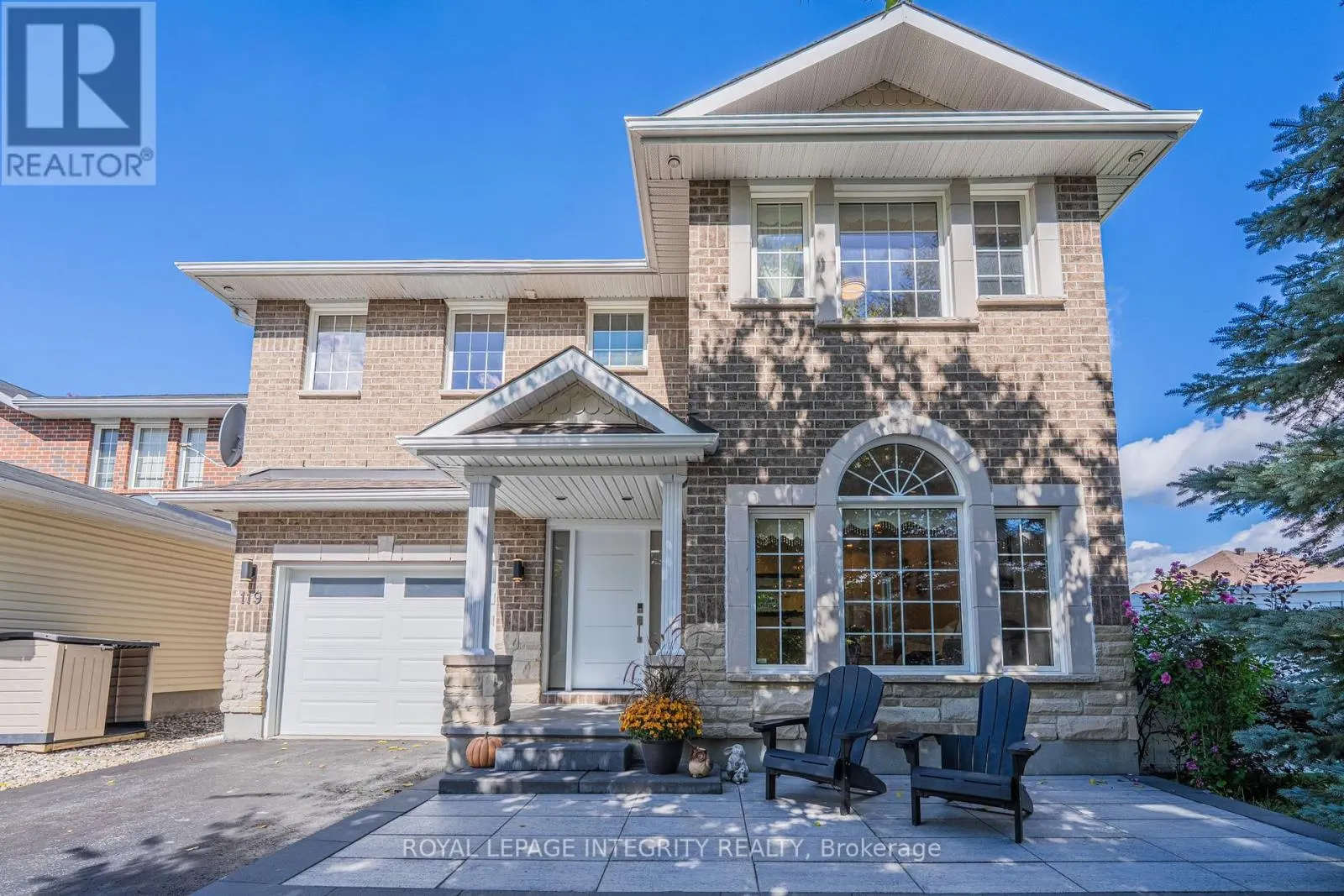 119 WOLISTON CRESCENT