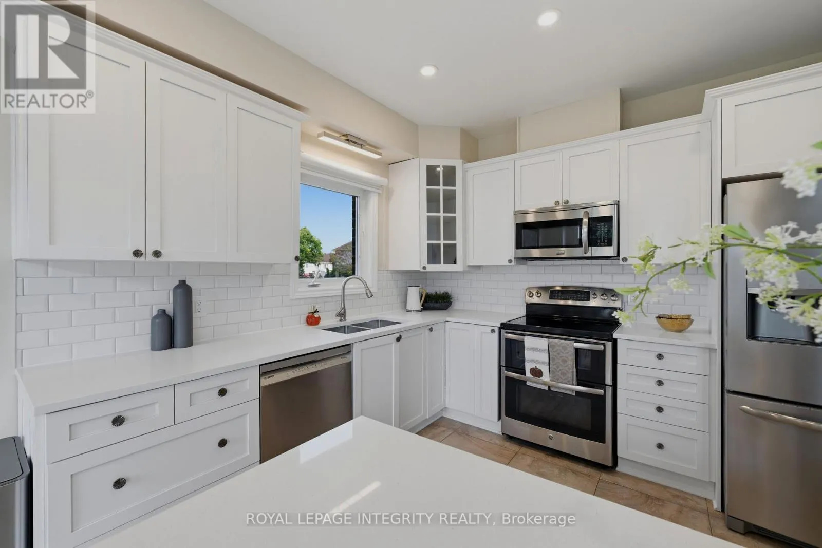 119 WOLISTON CRESCENT