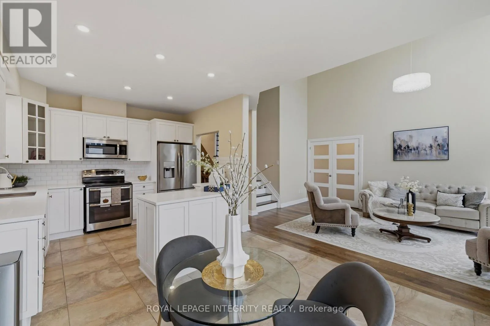 119 WOLISTON CRESCENT