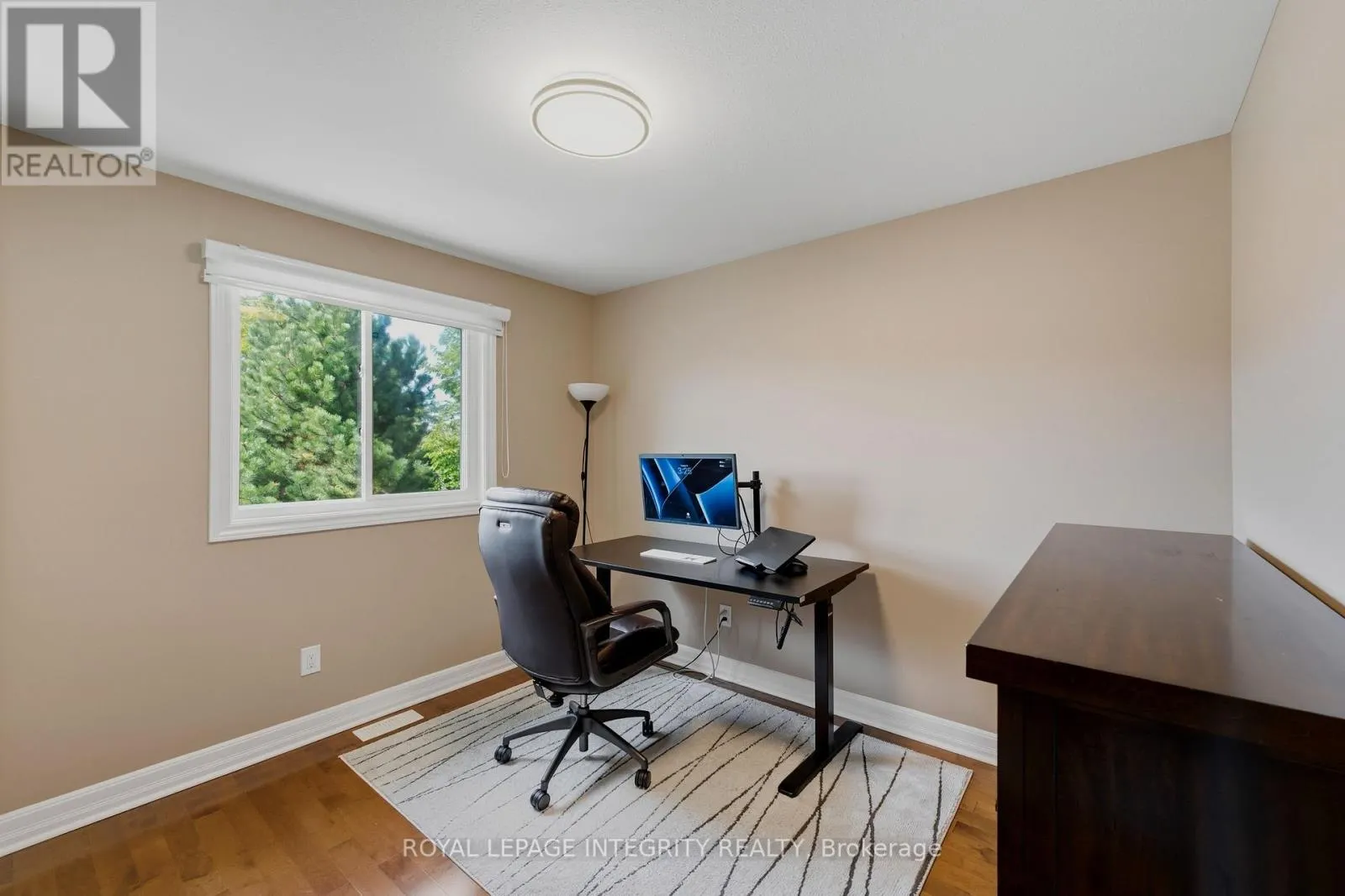 119 WOLISTON CRESCENT