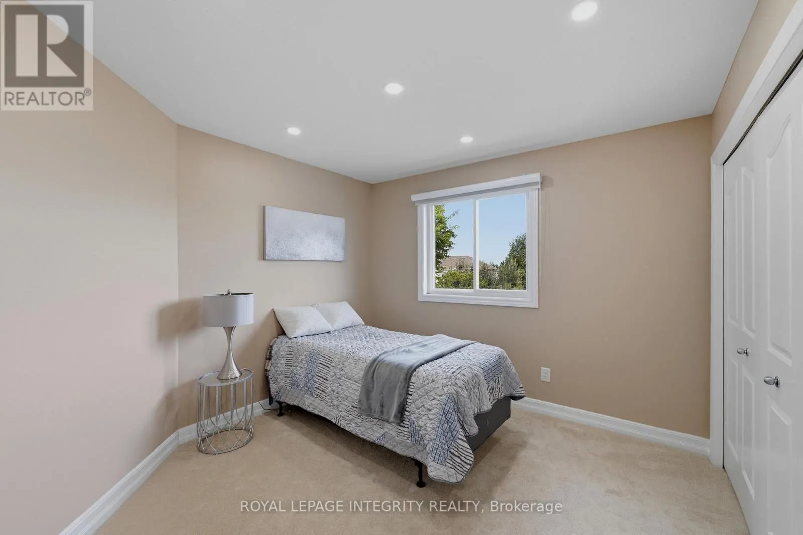 119 WOLISTON CRESCENT