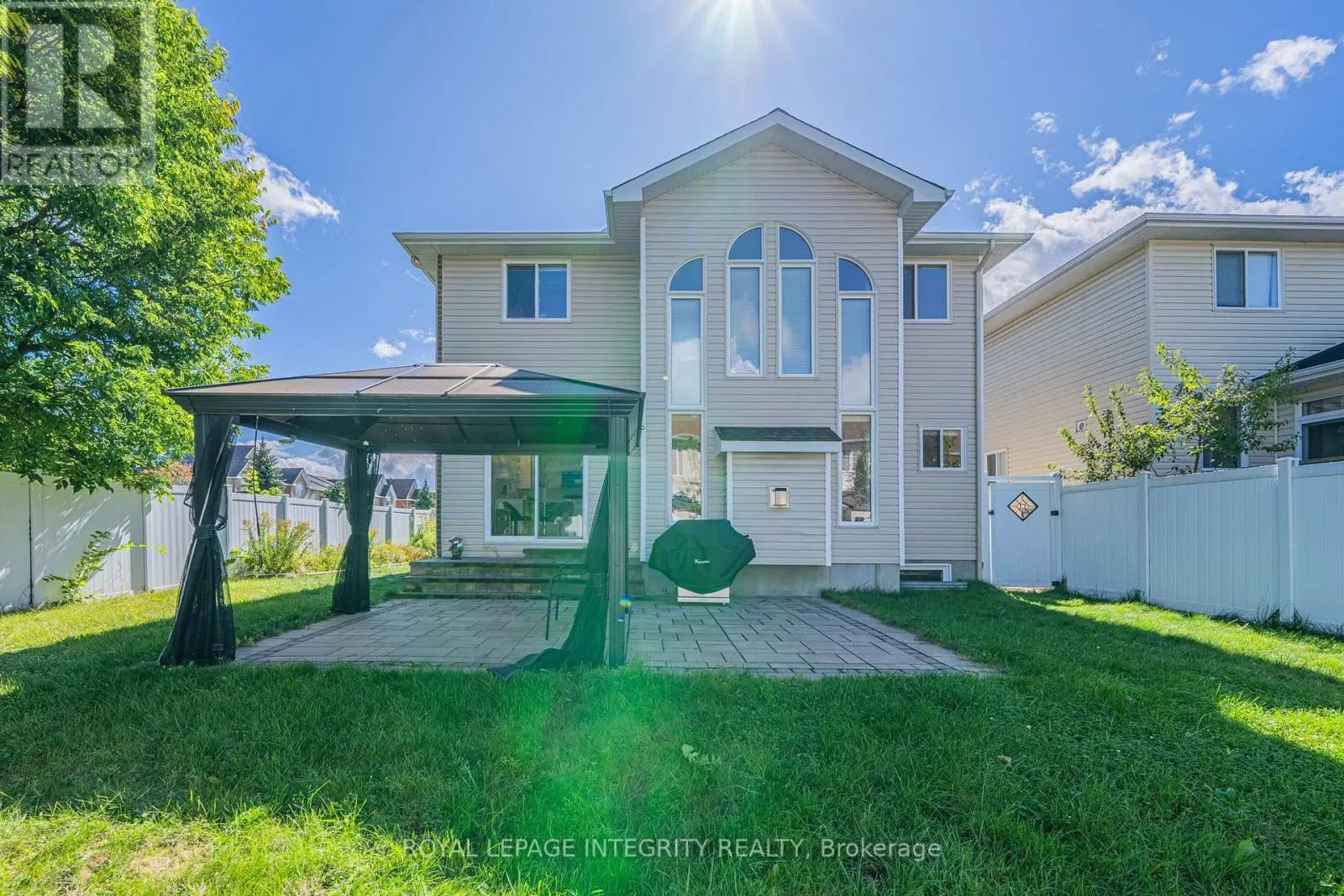 119 WOLISTON CRESCENT