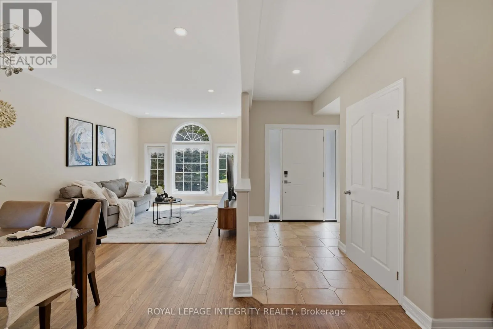 119 WOLISTON CRESCENT