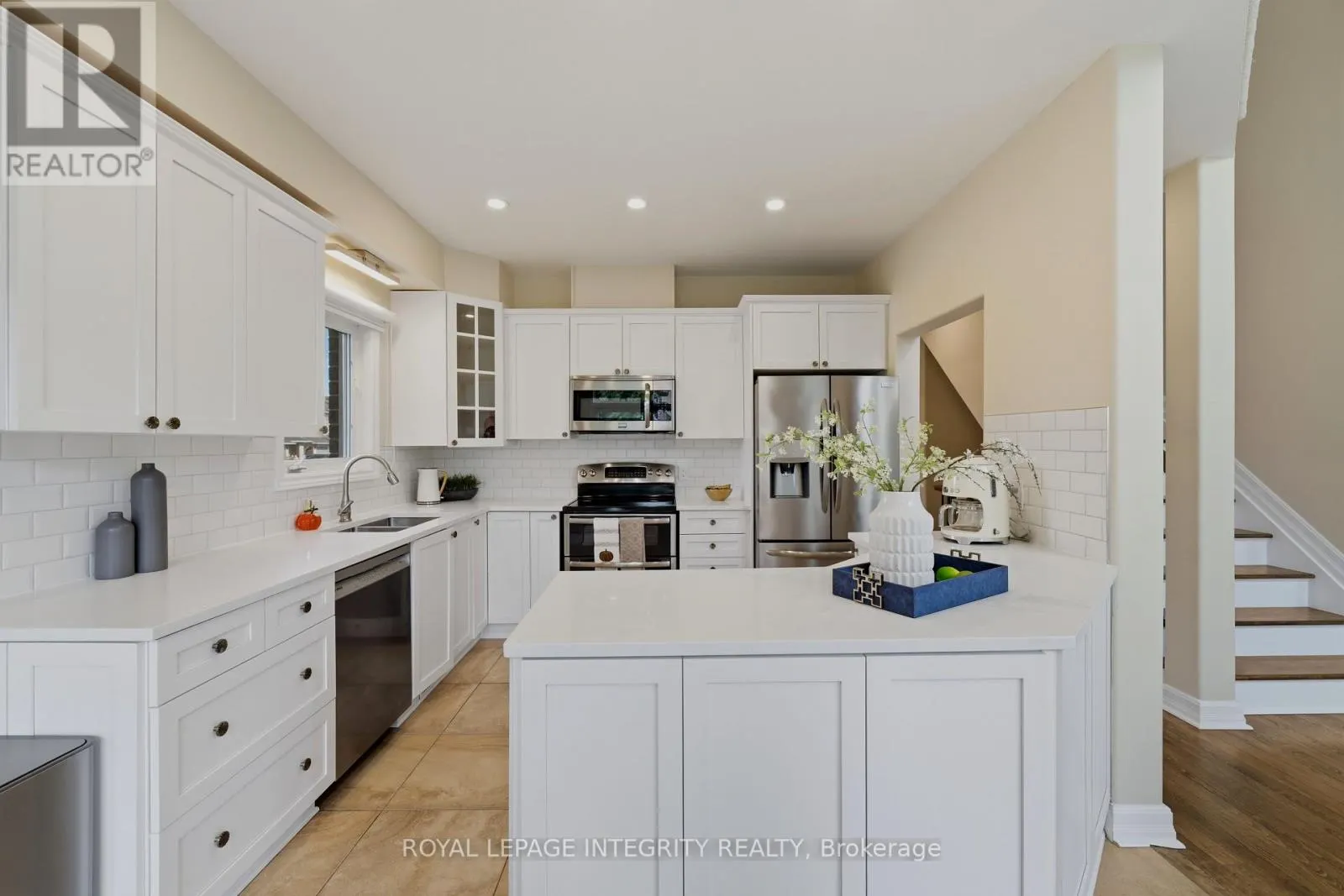 119 WOLISTON CRESCENT