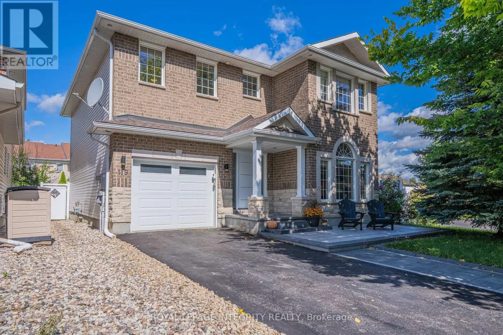 119 WOLISTON CRESCENT