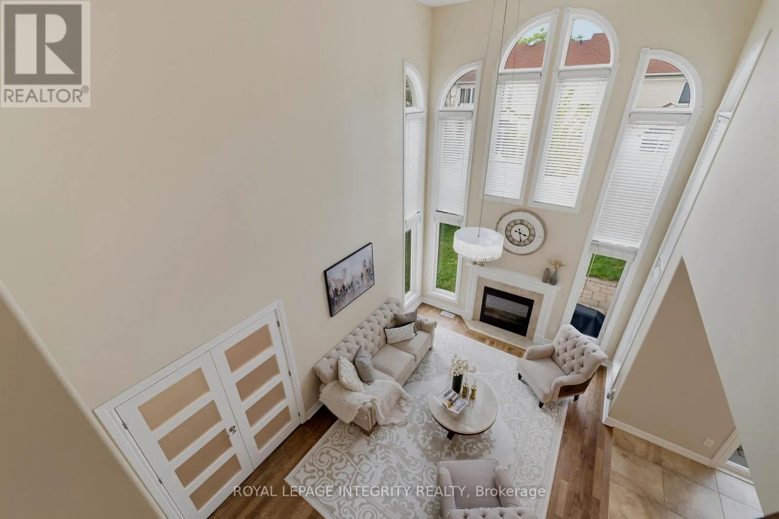 119 WOLISTON CRESCENT
