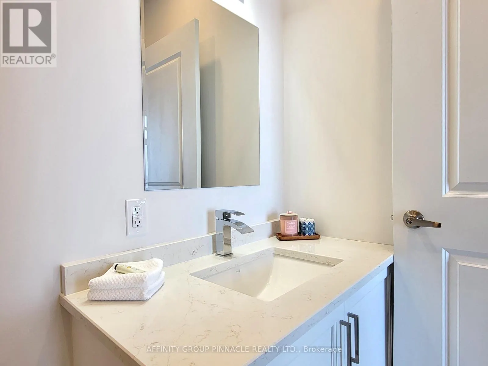 309 - 99 LOUISA STREET #309