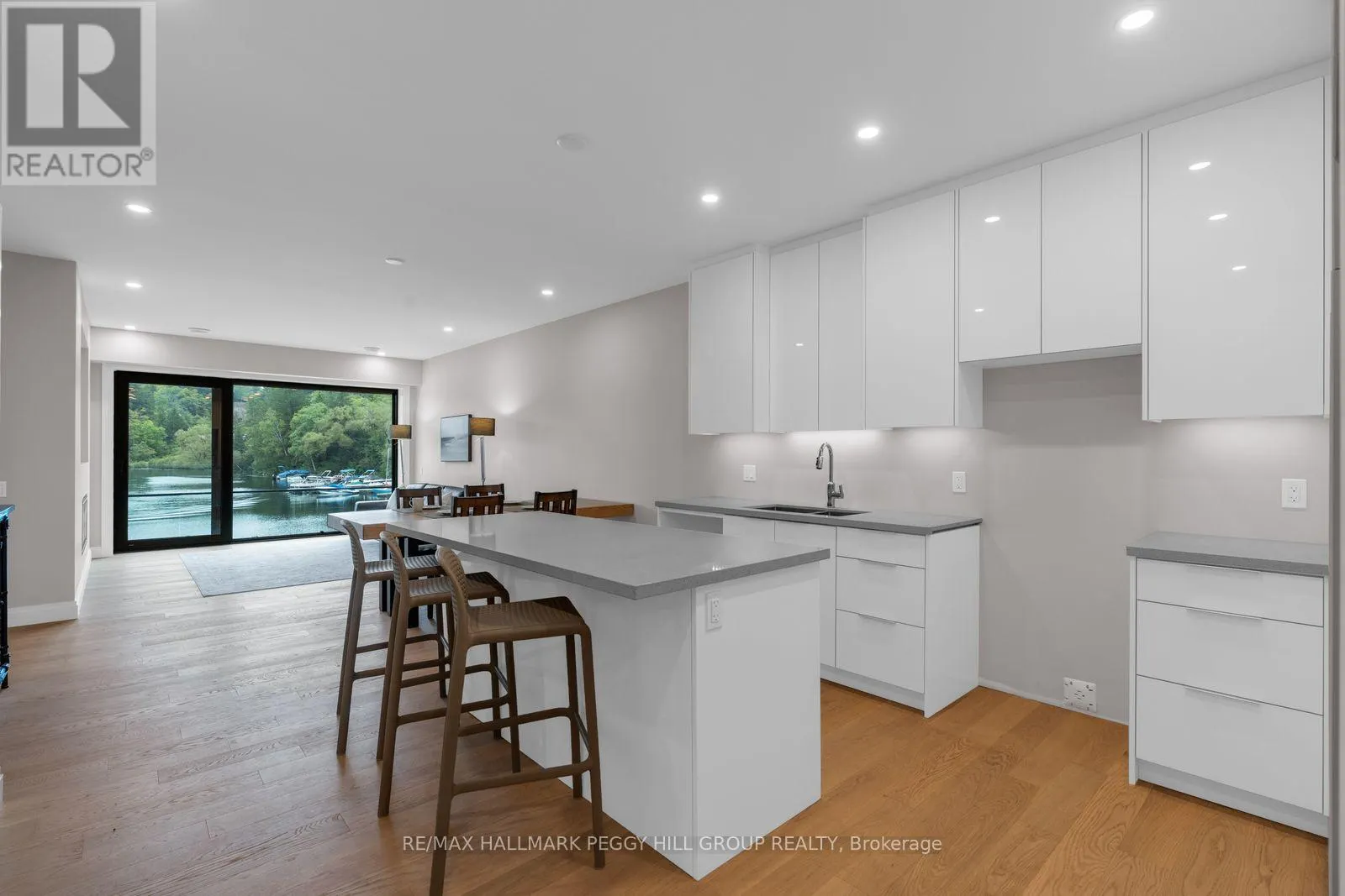 103 - 32 BRUNEL ROAD
