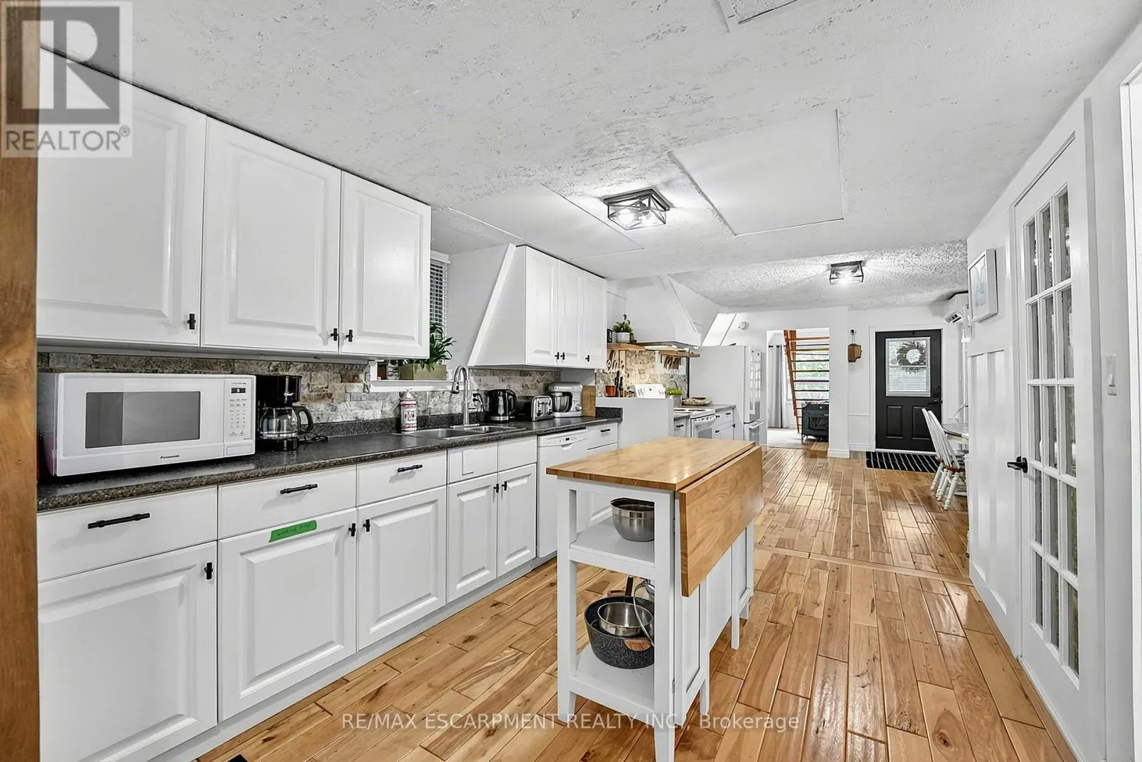 1073 CEDAR BEACH ROAD