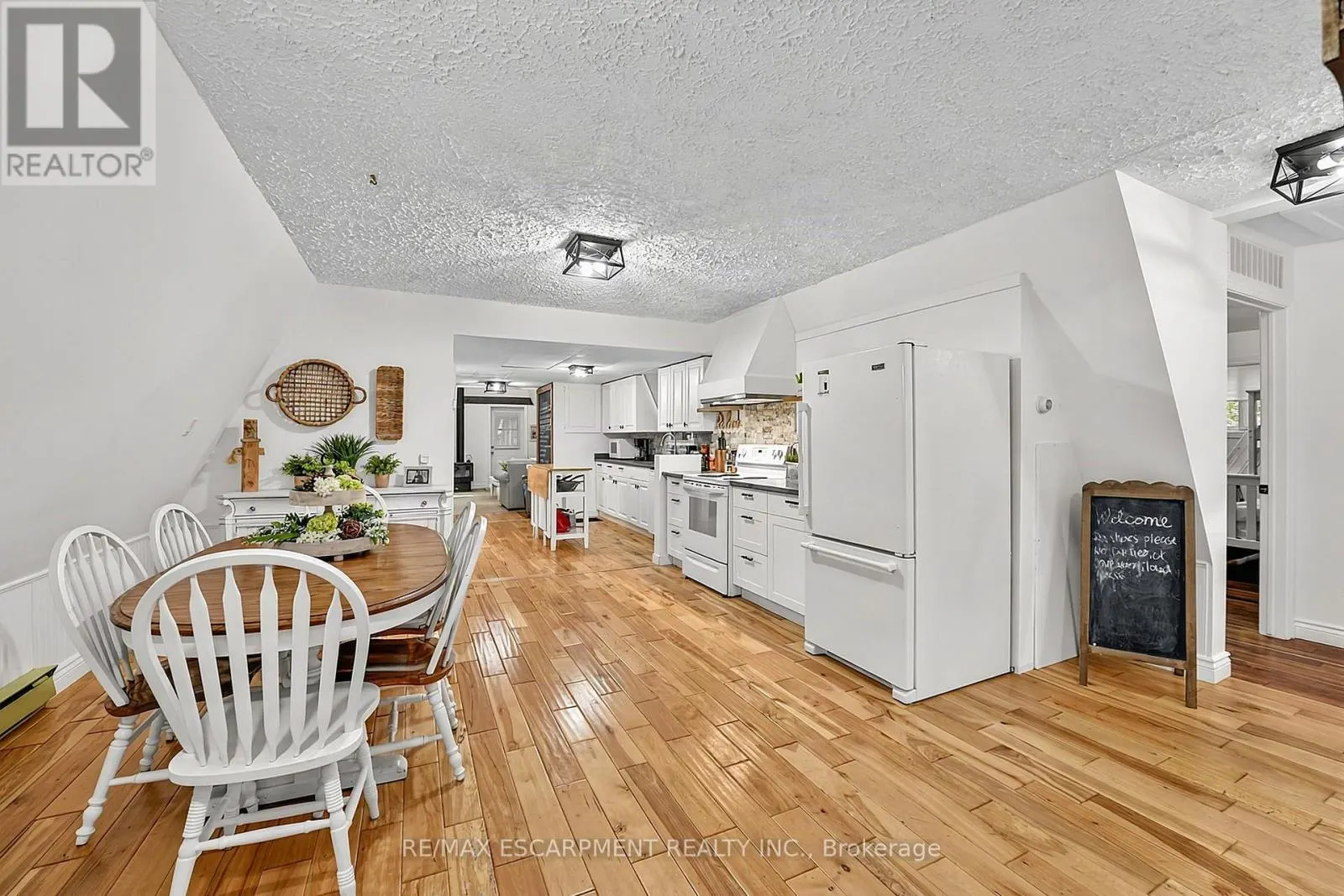 1073 CEDAR BEACH ROAD