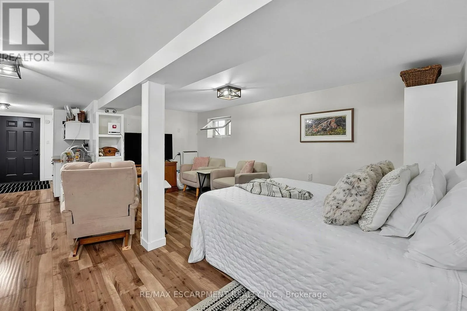 1073 CEDAR BEACH ROAD