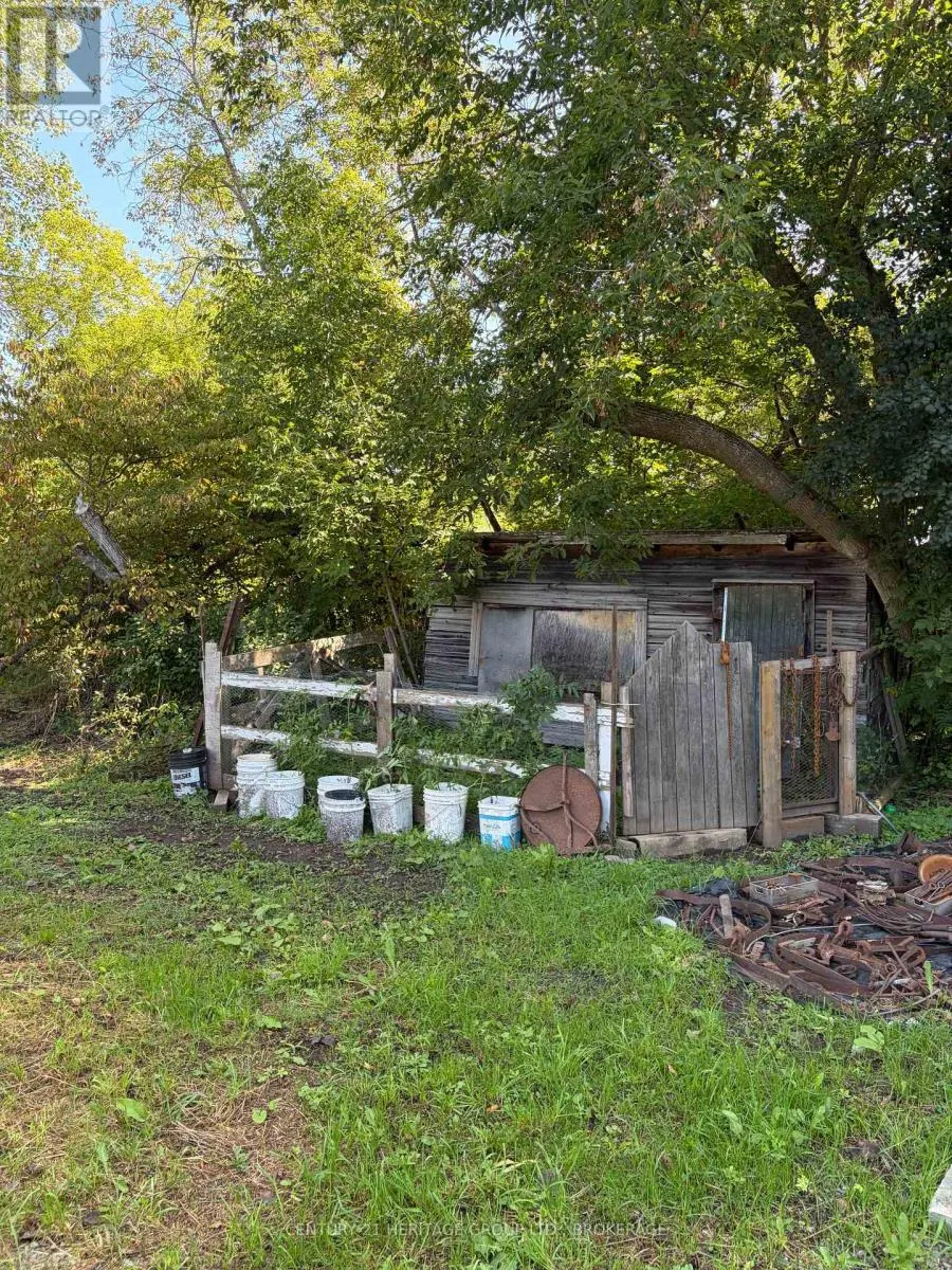 523 LOWER OAK LEAF ROAD