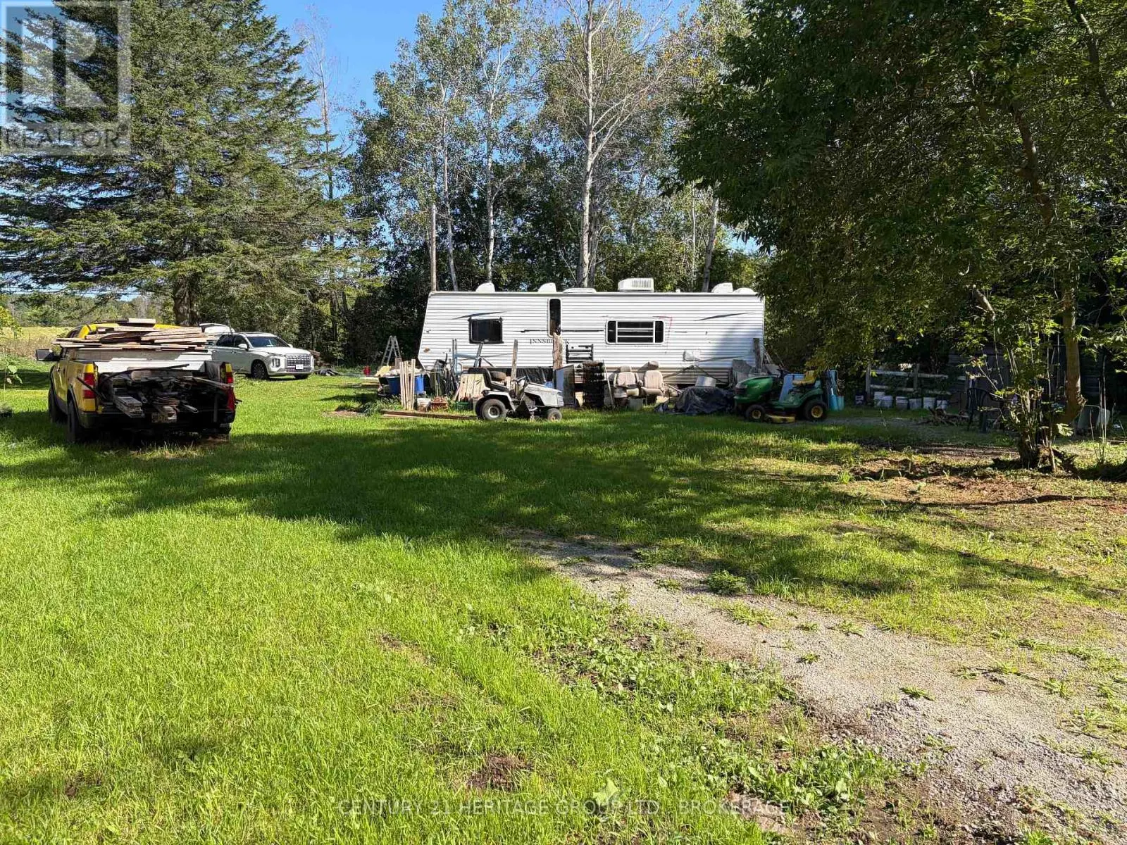 523 LOWER OAK LEAF ROAD