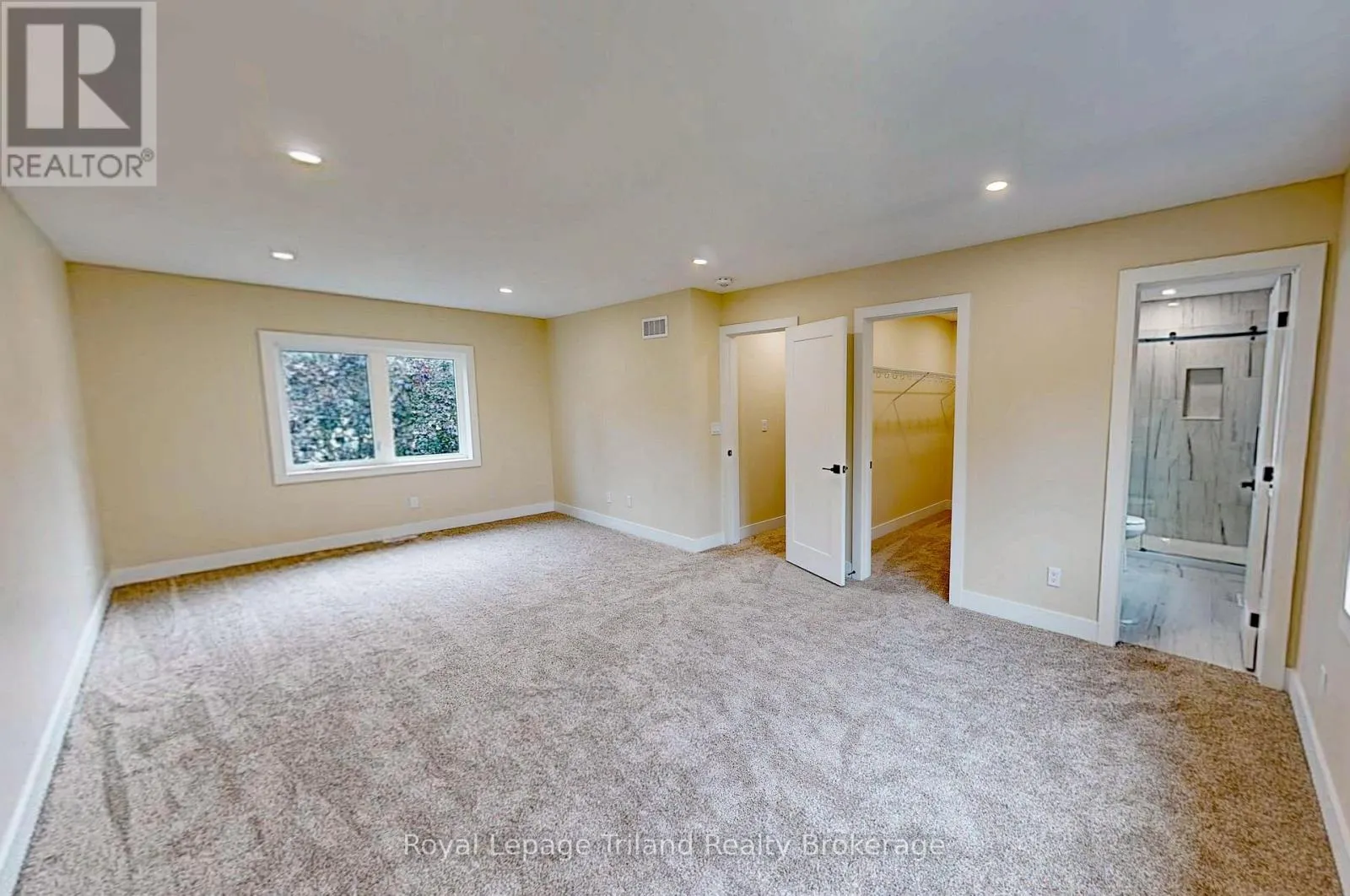 276 MAIN STREET W