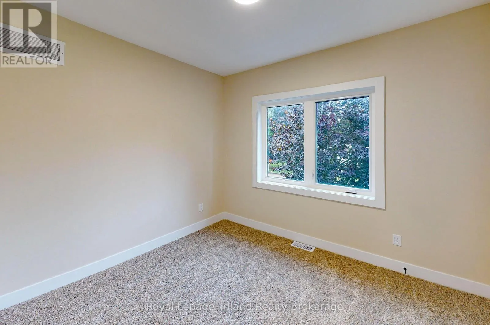 276 MAIN STREET W