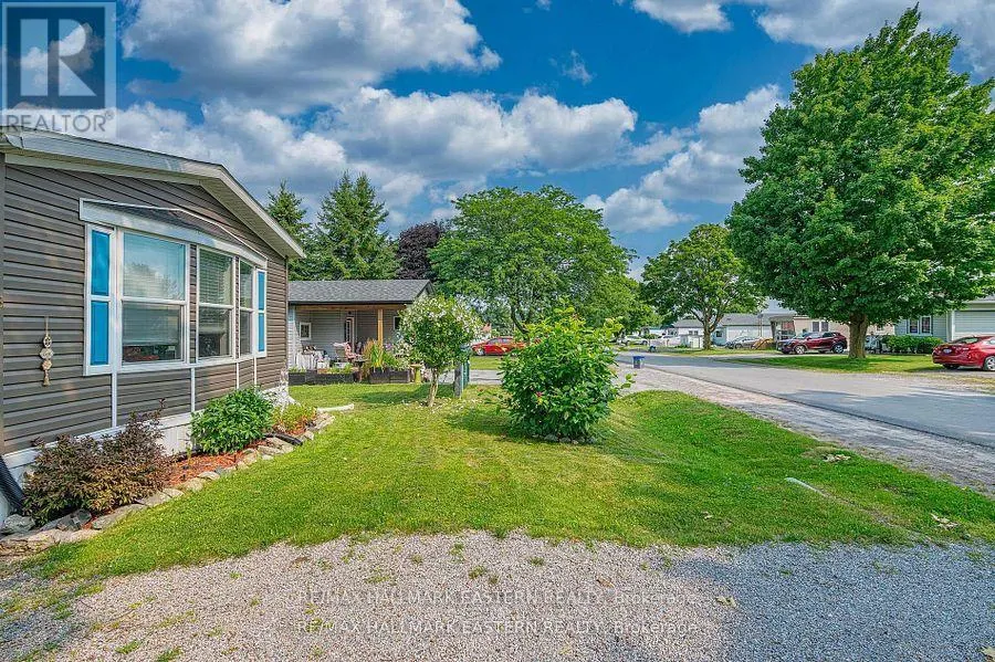 6 HILLVIEW DRIVE