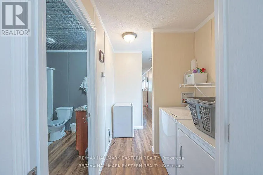 6 HILLVIEW DRIVE